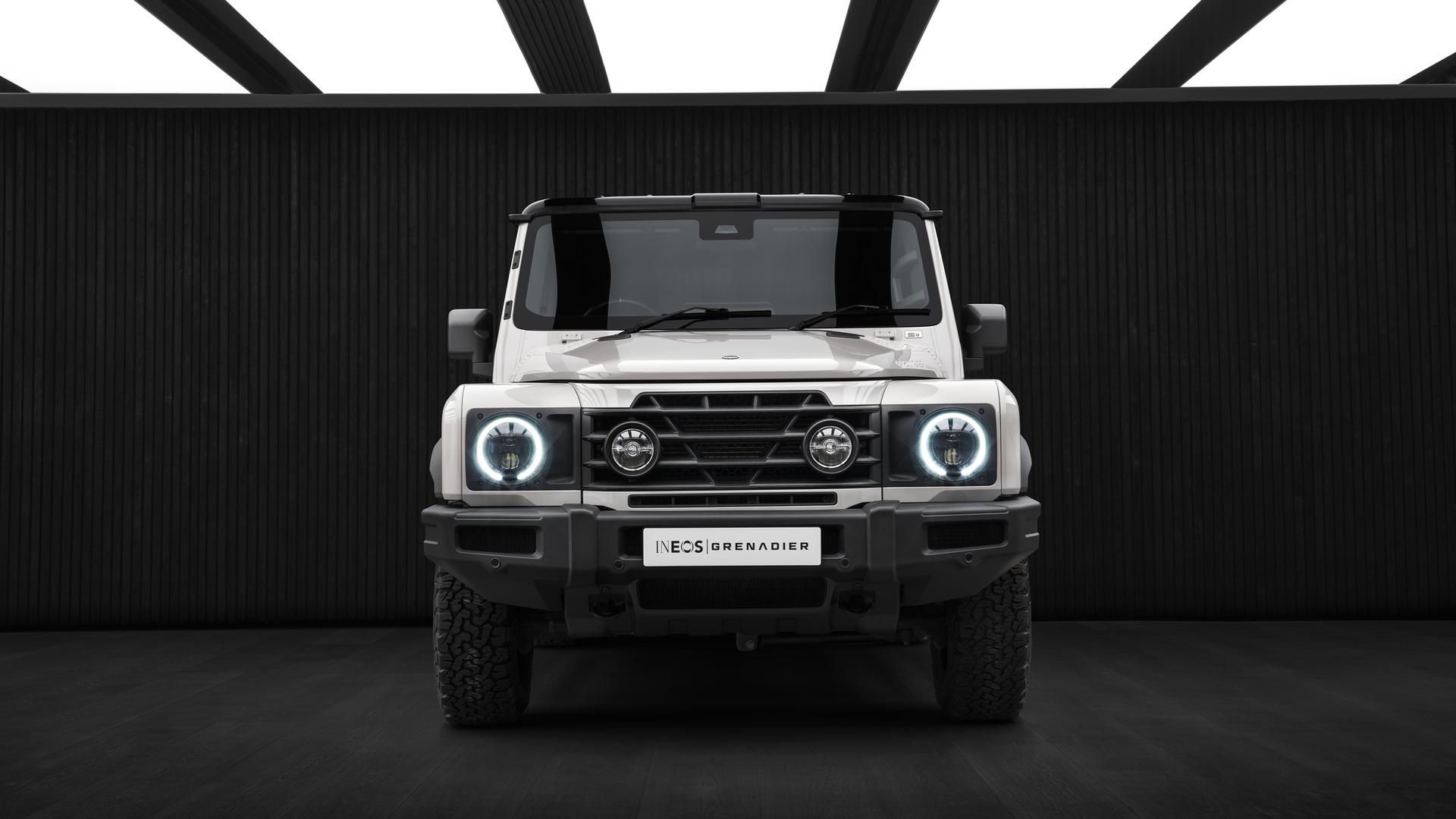 INEOS Belstaff-231 1.jpg